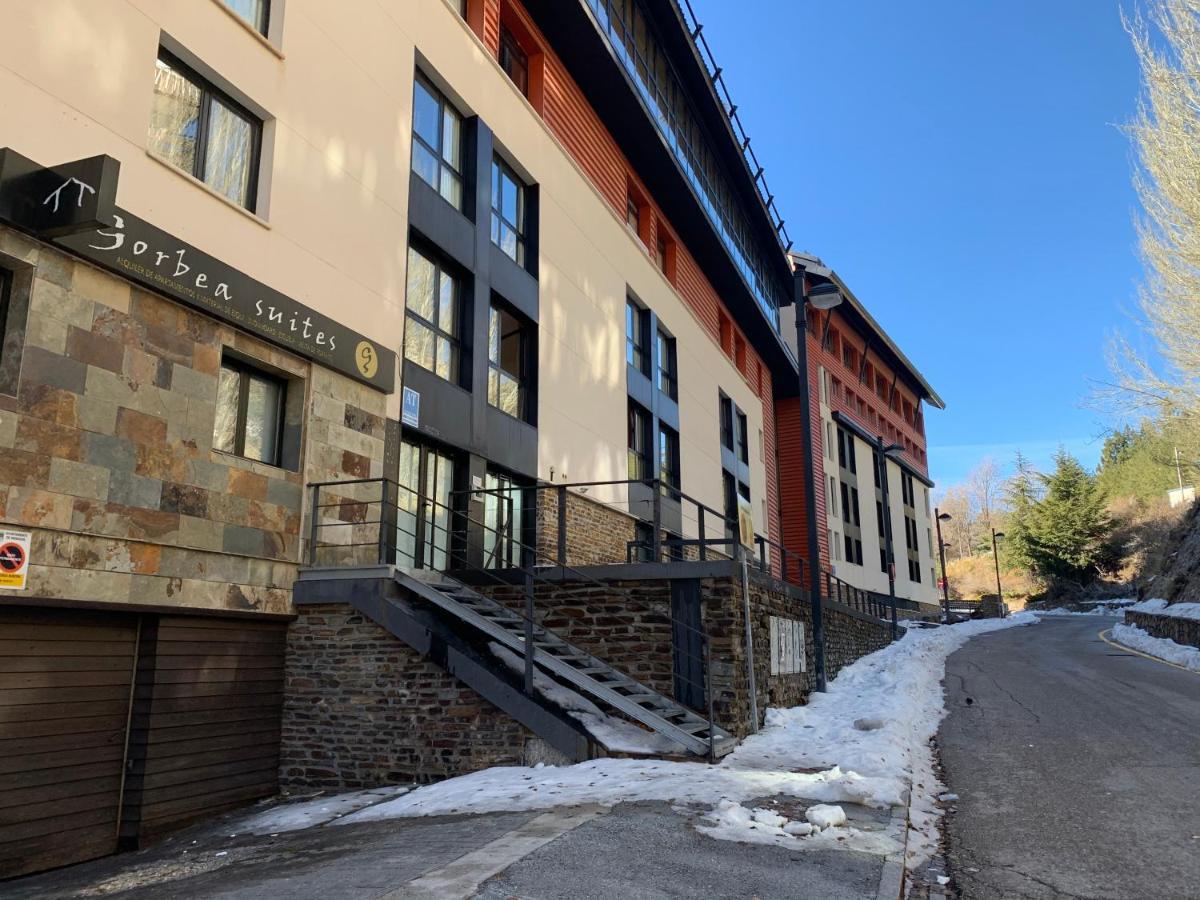 Apartamentos Gorbea Suites Sierra Nevada Bagian luar foto
